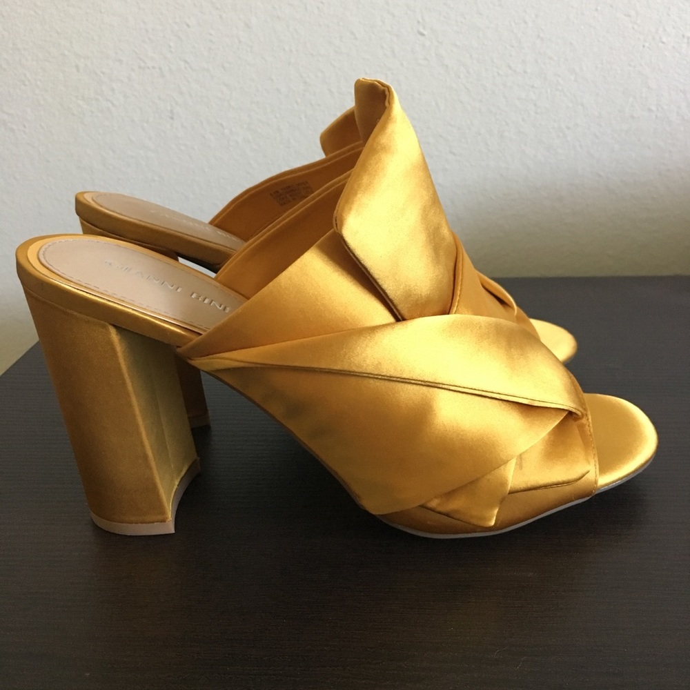 Gianni Bini gold mule